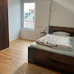 Διαμέρισμα Sonnenhalde- Moderne Wohnung- 3 Schlafzimmer- Neubau-ruhige Lage Φρόιντενσταντ