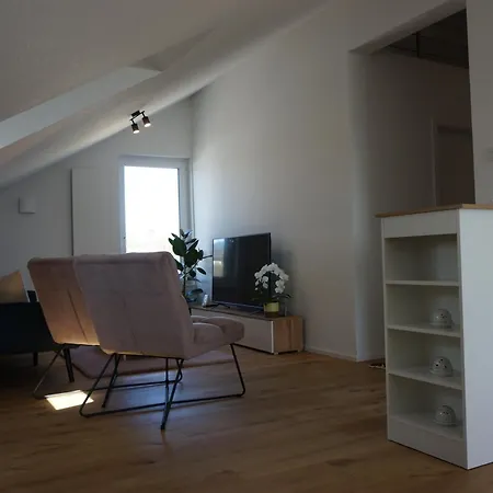 Sonnenhalde- Moderne Wohnung- 3 Schlafzimmer- Neubau-ruhige Lage