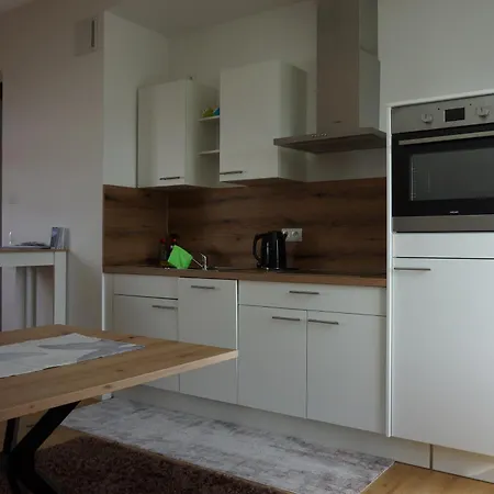 Sonnenhalde- Moderne Wohnung- 3 Schlafzimmer- Neubau-ruhige Lage Appartement *