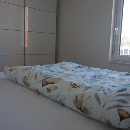 Sonnenhalde- Moderne Wohnung- 3 Schlafzimmer- Neubau-ruhige Lage *