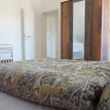 Sonnenhalde- Moderne Wohnung- 3 Schlafzimmer- Neubau-ruhige Lage *