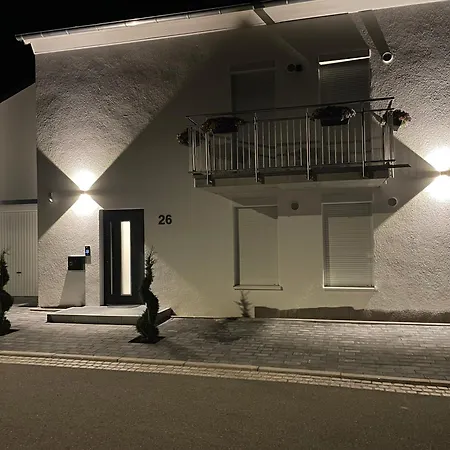Sonnenhalde- Moderne Wohnung- 3 Schlafzimmer- Neubau-ruhige Lage פרוידנשטאדט