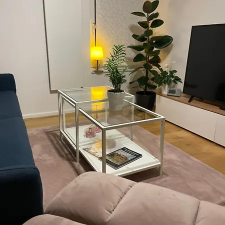 Sonnenhalde- Moderne Wohnung- 3 Schlafzimmer- Neubau-ruhige Lage Appartement