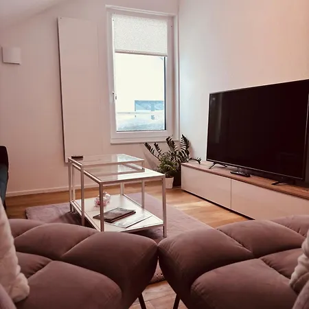 Appartement Sonnenhalde- Moderne Wohnung- 3 Schlafzimmer- Neubau-ruhige Lage