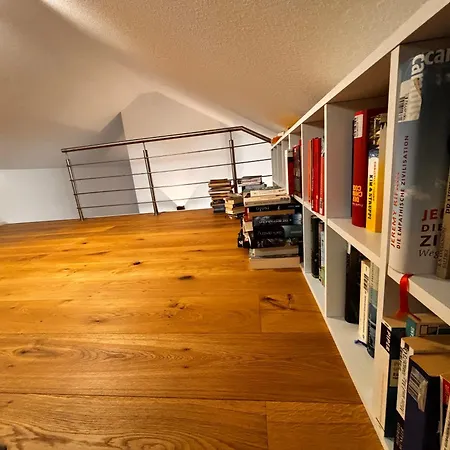 Sonnenhalde- Moderne Wohnung- 3 Schlafzimmer- Neubau-ruhige Lage Apartamento *