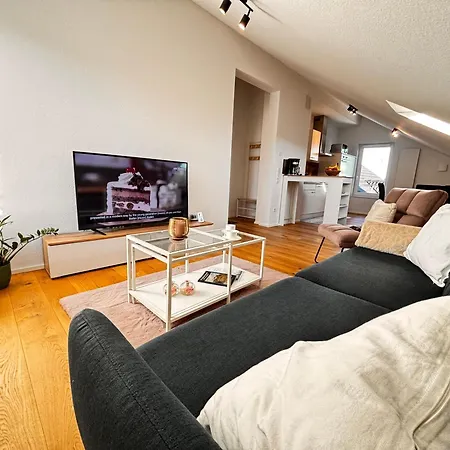 Sonnenhalde- Moderne Wohnung- 3 Schlafzimmer- Neubau-ruhige Lage
