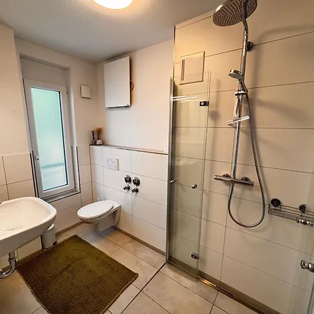 Sonnenhalde- Moderne Wohnung- 3 Schlafzimmer- Neubau-ruhige Lage